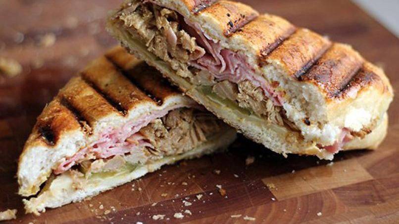 Chef Rafael & Sons Restaurant | restaurant | 3816 W Montrose Ave, Chicago, IL 60618, USA | 8722039426 OR +1 872-203-9426