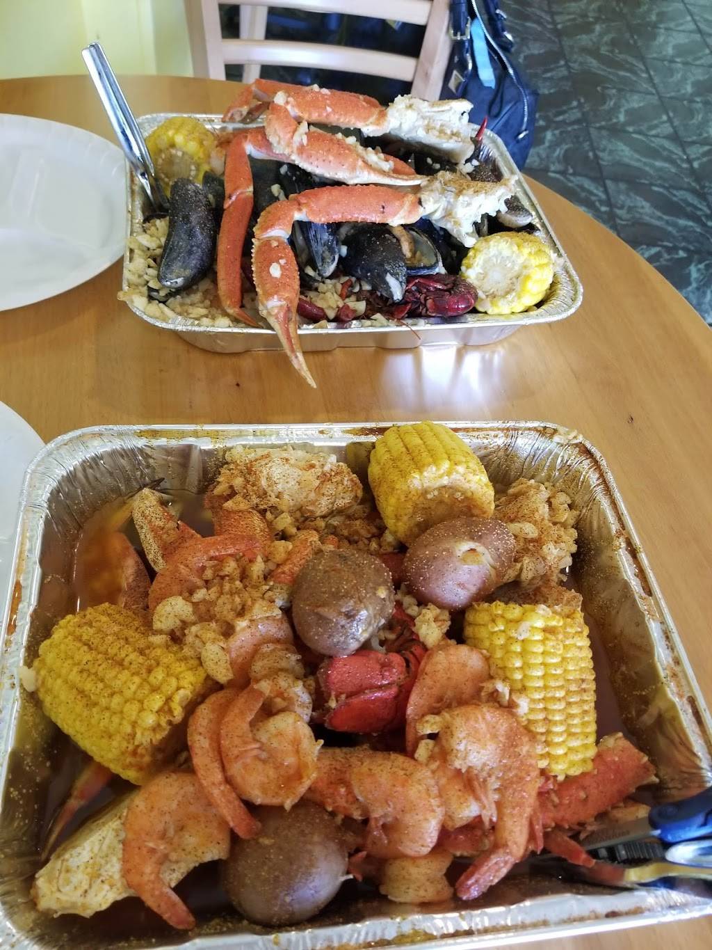 Live Crawfish & Seafood | restaurant | 6168 Arlington Blvd, Falls Church, VA 22044, USA | 7035362288 OR +1 703-536-2288