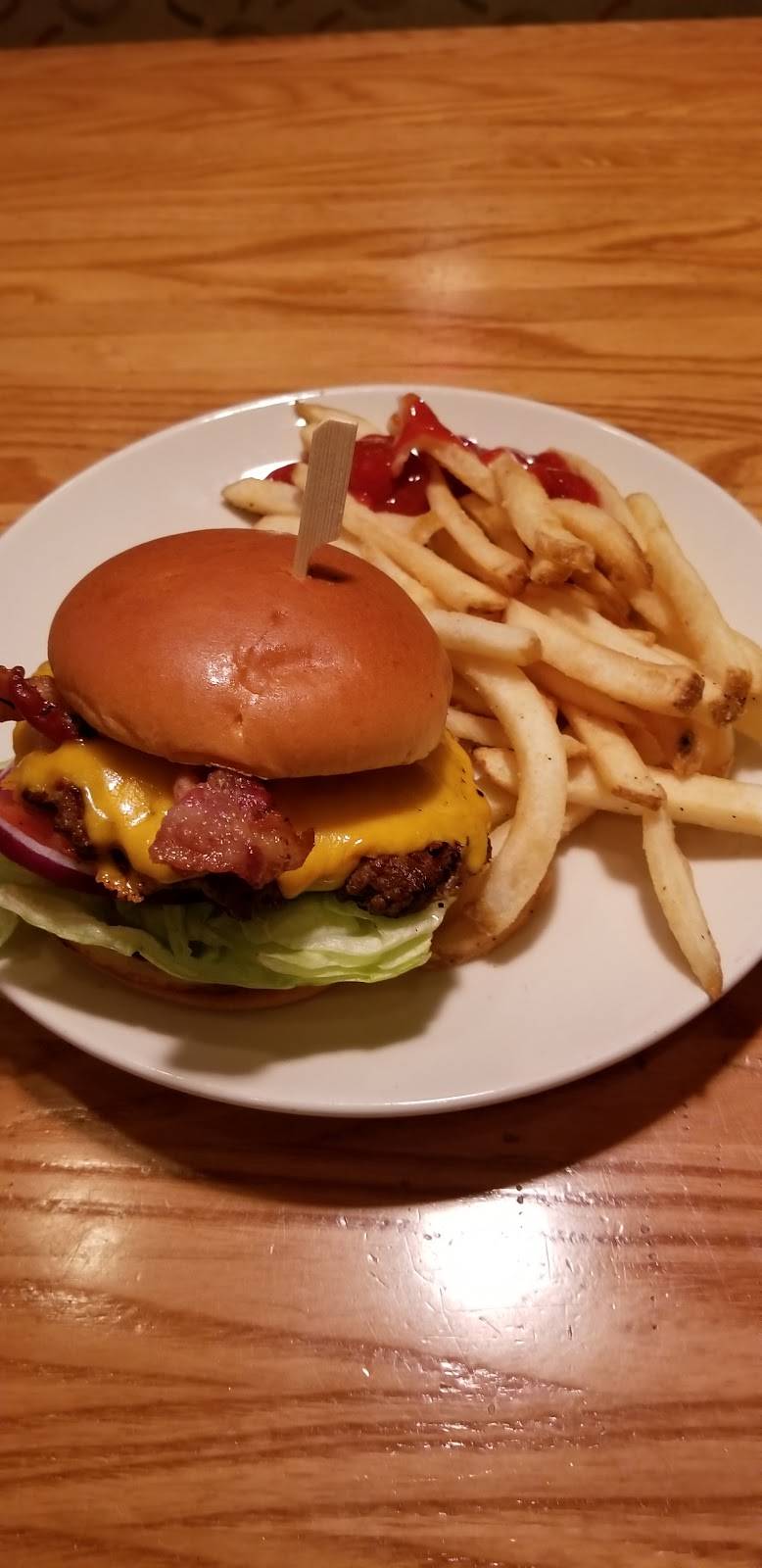 Applebees Grill + Bar | restaurant | 6170 Mid Rivers Mall Dr, St Peters, MO 63304, USA | 6364478532 OR +1 636-447-8532