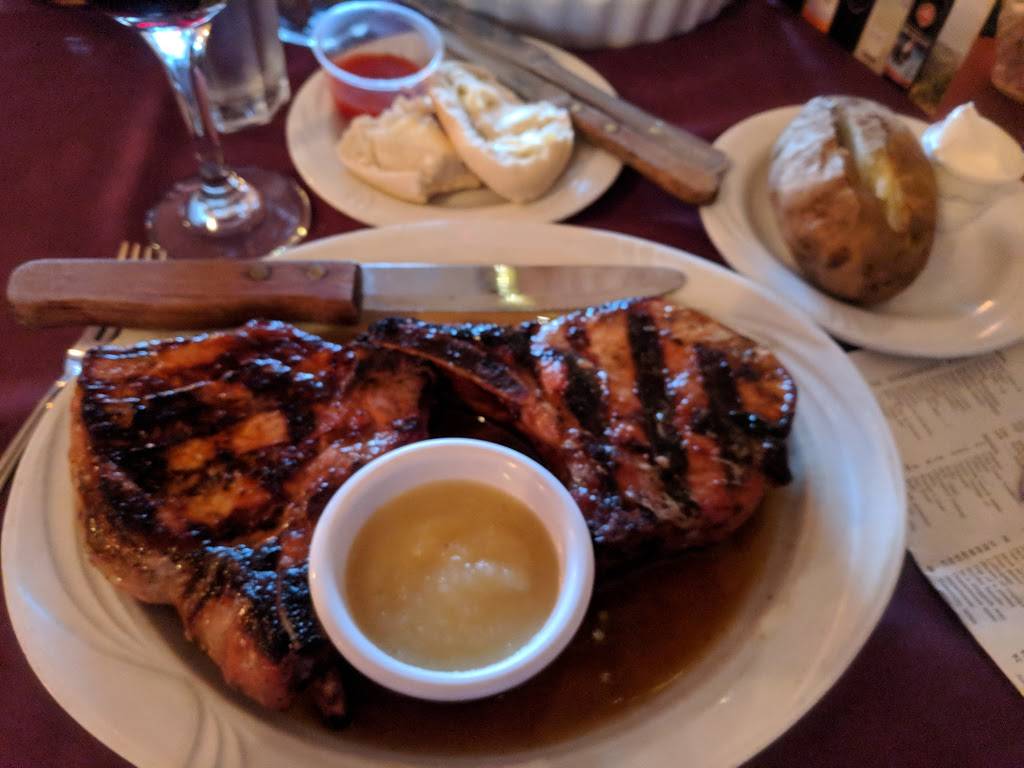 Dobies Steak House | restaurant | 4136 S Kinnickinnic Ave, St Francis, WI 53235, USA | 4147449064 OR +1 414-744-9064