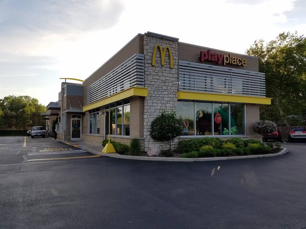 McDonalds | cafe | 665 IL-83, Mundelein, IL 60060, USA | 8479497007 OR +1 847-949-7007