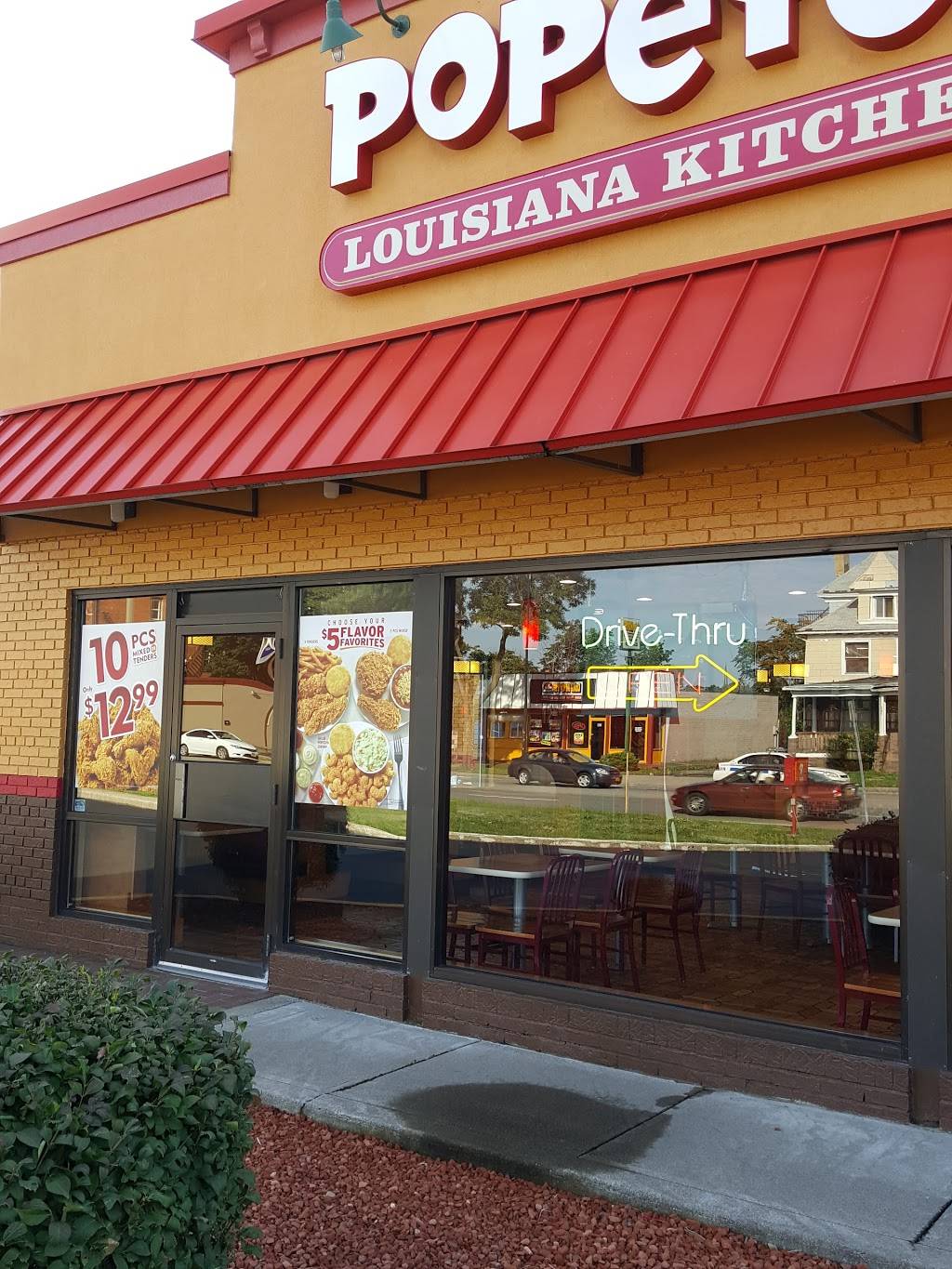 Popeyes Louisiana Kitchen | restaurant | 541 Lake Ave, Rochester, NY 14613, USA | 5853194879 OR +1 585-319-4879