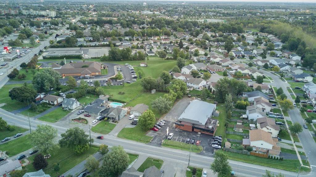 Kingsway Lanes & Restaurant | restaurant | 215 Riverside Dr, Welland, ON L3C 5E3, Canada | 9057352141 OR +1 905-735-2141