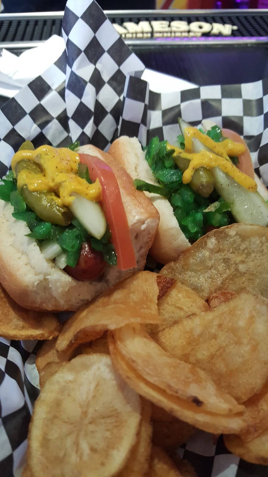 Dogz Bar and Grill | restaurant | 5300 E 2nd St, Long Beach, CA 90803, USA | 5624333907 OR +1 562-433-3907