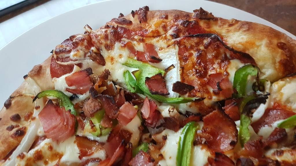 Mikes | restaurant | 199 Boul Labelle, Rosemère, QC J7A 2H2, Canada | 4504193303 OR +1 450-419-3303