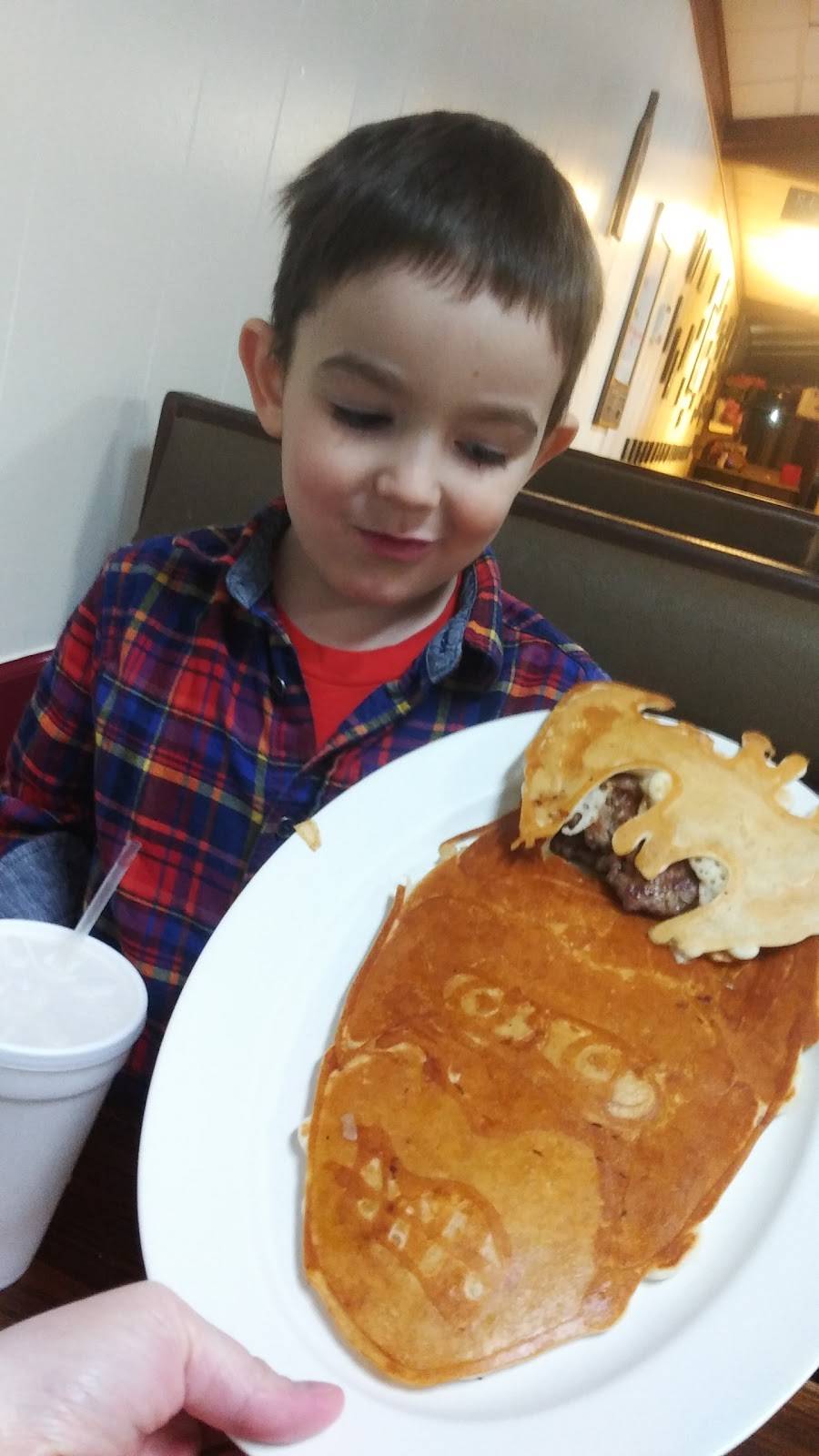 Uptown Cafe | restaurant | 110 N Magnolia St, Elmwood, IL 61529, USA | 3097424500 OR +1 309-742-4500