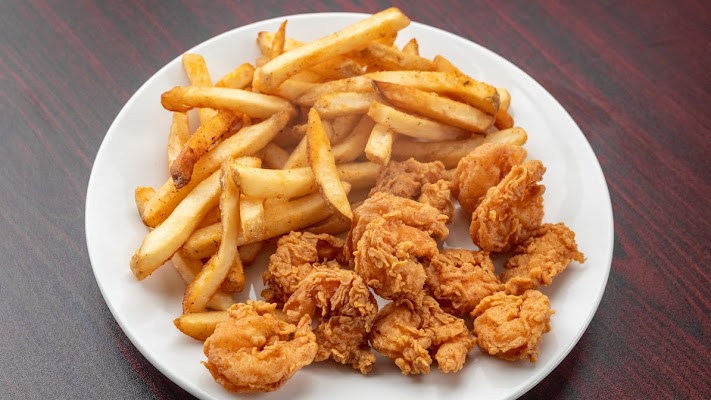 Bellas Chicken & Waffles | meal takeaway | 21370 W McNichols Rd, Detroit, MI 48219, USA | 3134122841 OR +1 313-412-2841