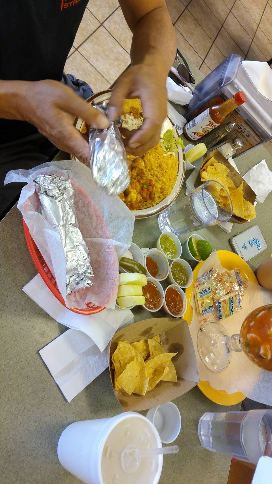 Los Tres Primos Taqueria | restaurant | 4555 N Pershing Ave, Stockton, CA 95207, USA | 2094740386 OR +1 209-474-0386