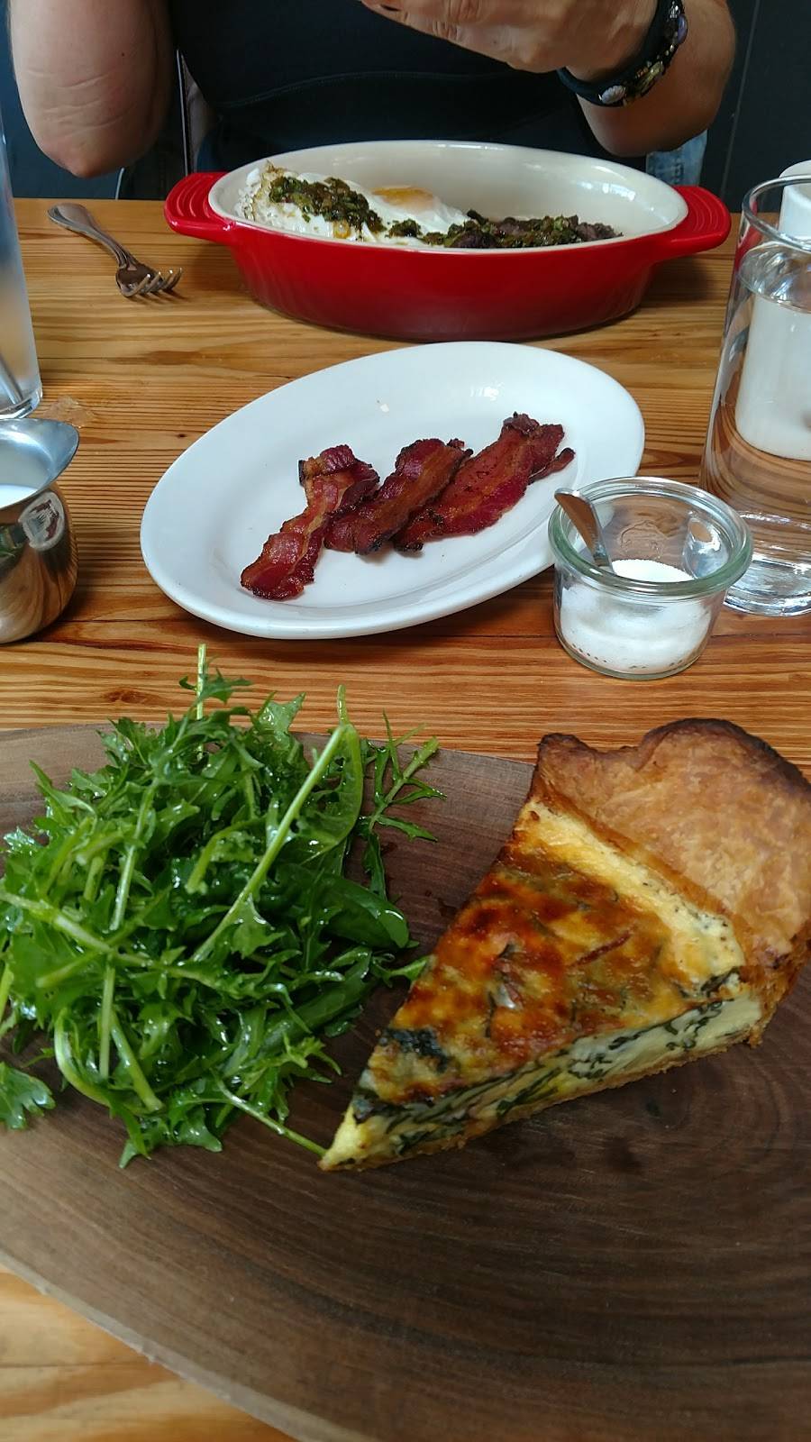 Standard Beer + Food | restaurant | 205 E Franklin St, Raleigh, NC 27604, USA | 9193221499 OR +1 919-322-1499