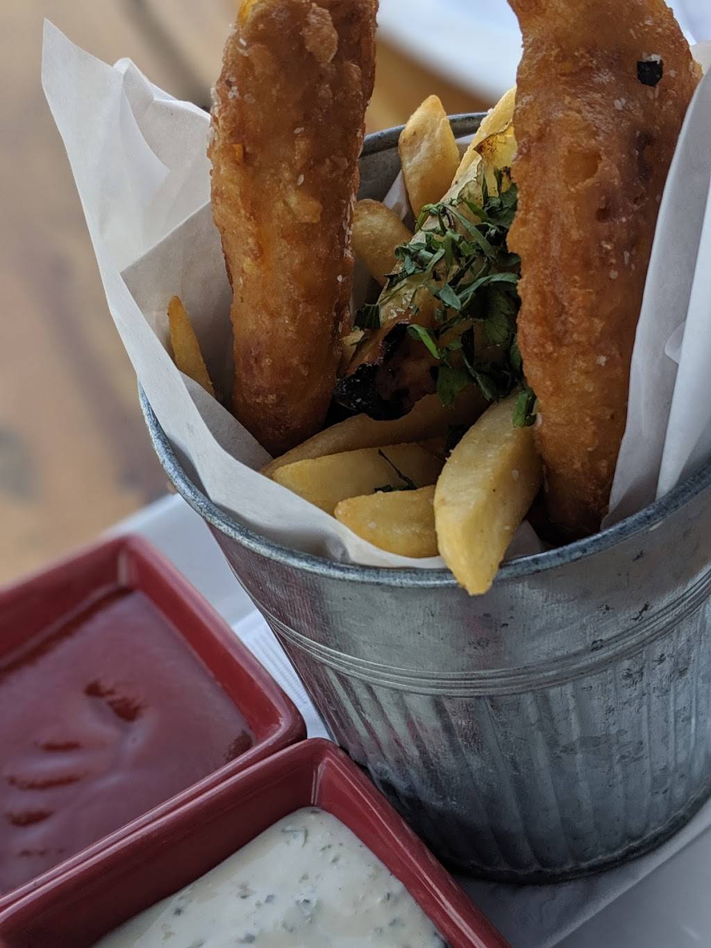 Crafty Minds Brews + Bites | restaurant | 1031 Hermosa Ave, Hermosa Beach, CA 90254, USA | 3103723978 OR +1 310-372-3978