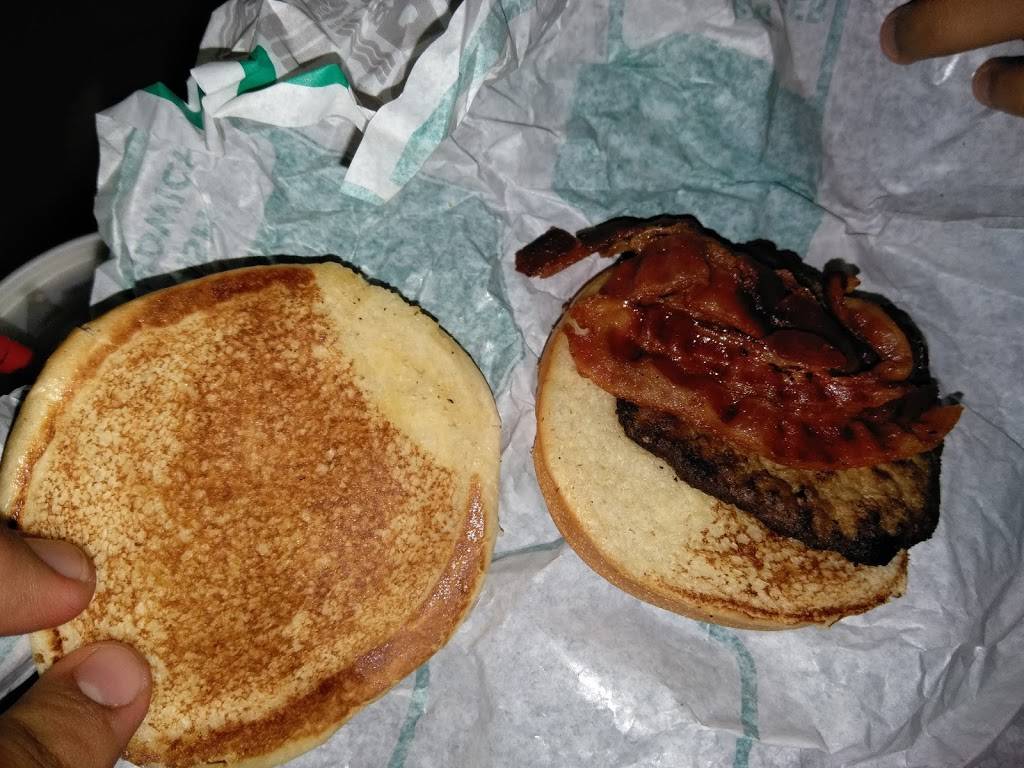 Jack in the Box | restaurant | 2100 Culebra Rd, San Antonio, TX 78228, USA | 2107349510 OR +1 210-734-9510