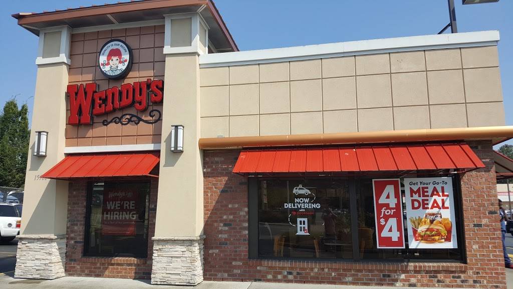 Wendys | restaurant | 15700 1st Ave S, Burien, WA 98148, USA | 2062447084 OR +1 206-244-7084