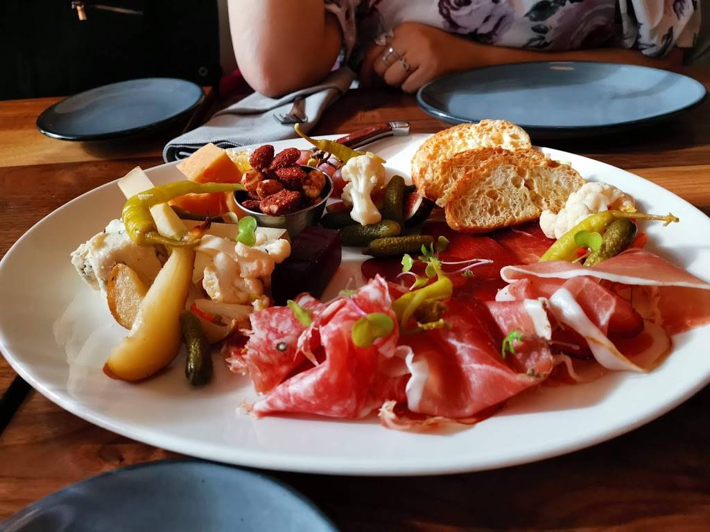 LOCALE AURORA Restaurant & Bar | restaurant | 14845 Yonge St, Aurora, ON L4G 1N1, Canada | 9055034800 OR +1 905-503-4800