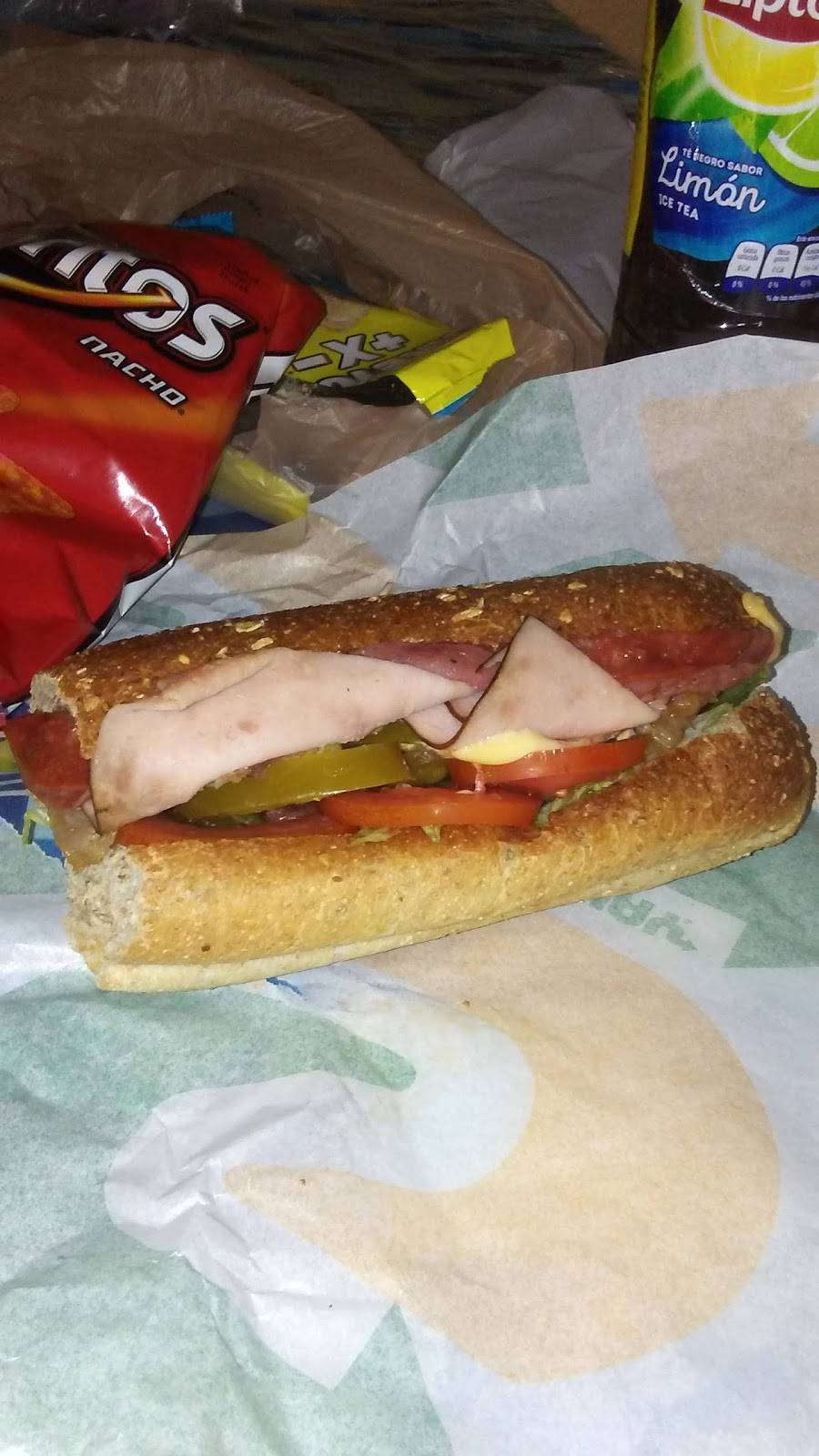Subway | restaurant | Blvd. 2do. Eje Oriente-Poniente 19075, Cd Industrial, 22444 Tijuana, B.C., Mexico | 016646072700 OR +52 664 607 2700