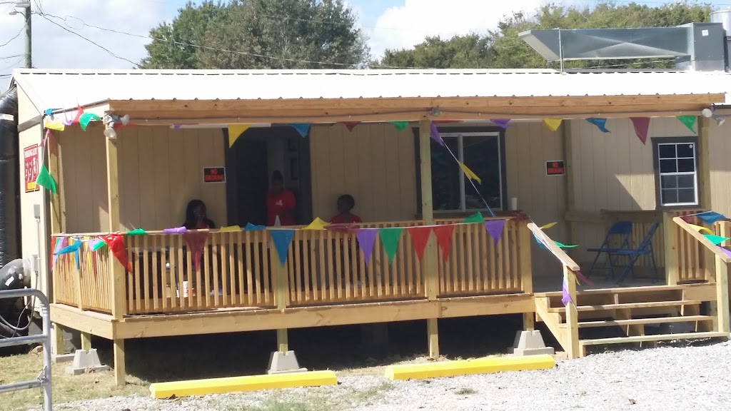 Platinum Parking Lot BBQ Drive-in | meal delivery | 410 10th St, Jonesville, LA 71343, USA | 3184035005 OR +1 318-403-5005