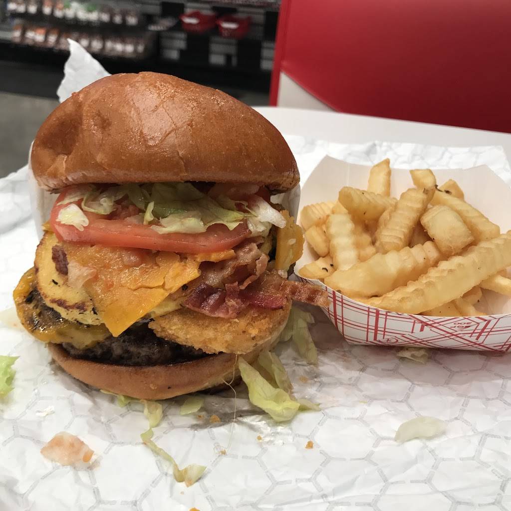 Retro Junction | restaurant | 7010 N Cedar Ave, Fresno, CA 93720, USA | 5593230167 OR +1 559-323-0167