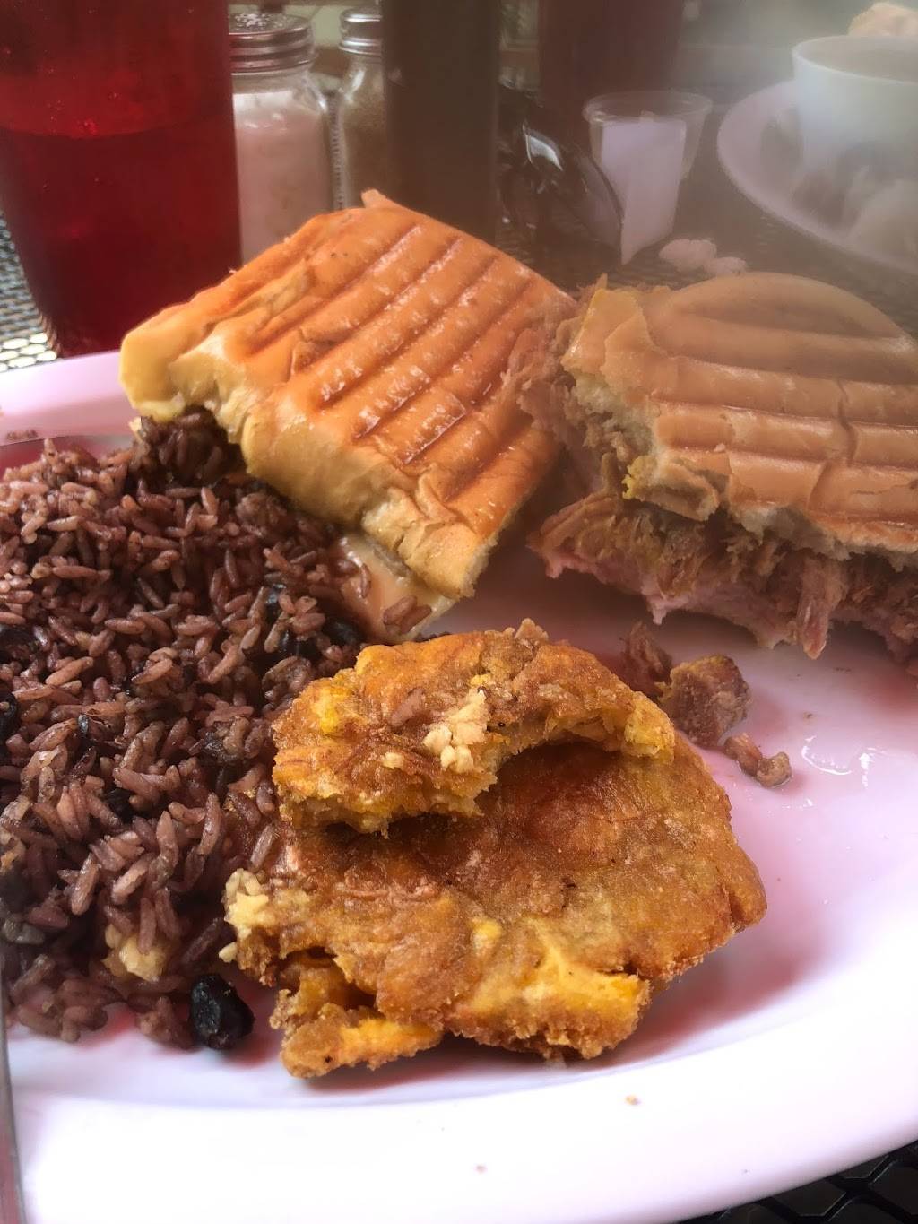 Chicas Cuban Cafe | restaurant | 208 W Howry Ave, DeLand, FL 32720, USA | 3864699969 OR +1 386-469-9969