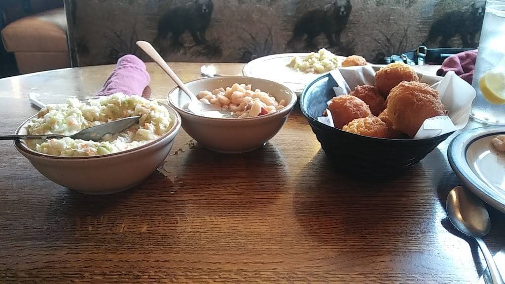 jumpin catfish | restaurant | 1861 S Ridgeview Rd, Olathe, KS 66062, USA | 9138293474 OR +1 913-829-3474