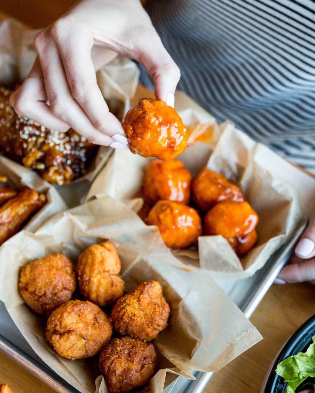 Fire Wings San Bernardino | restaurant | 1775 Northpark Blvd W #B5, San Bernardino, CA 92407, USA | 9093526608 OR +1 909-352-6608