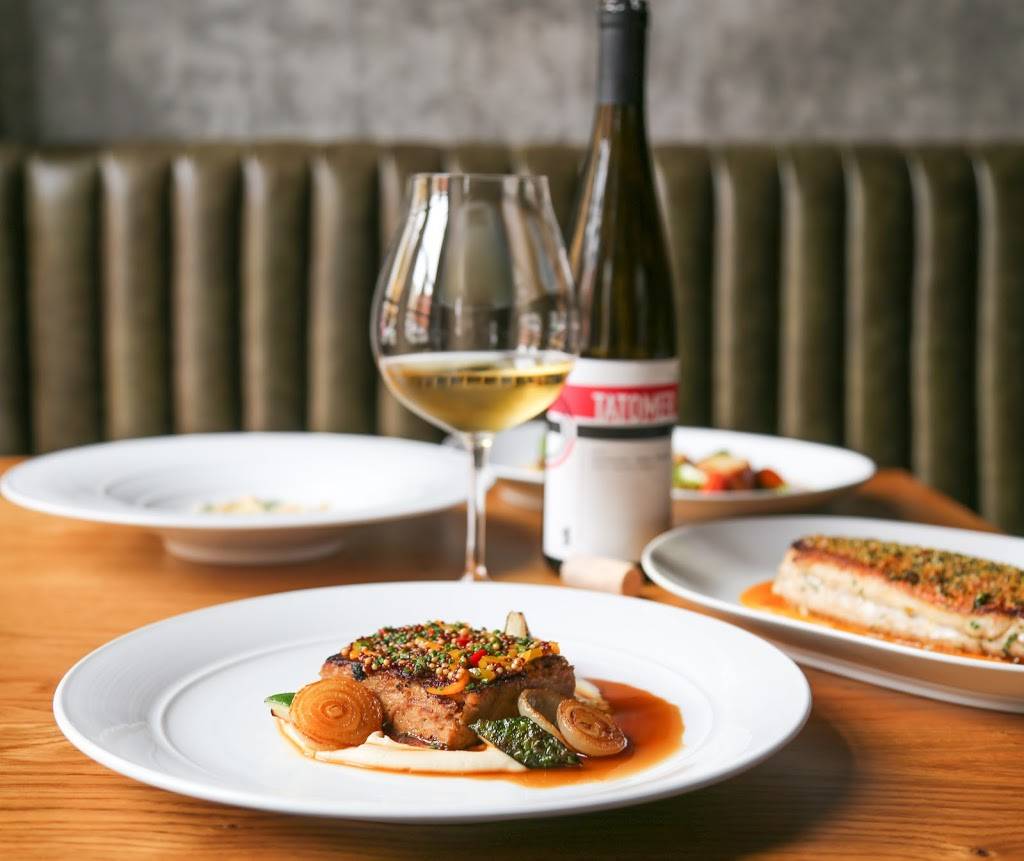 The Establishment | restaurant | 28 Broad St, Charleston, SC 29401, USA | 8437894028 OR +1 843-789-4028