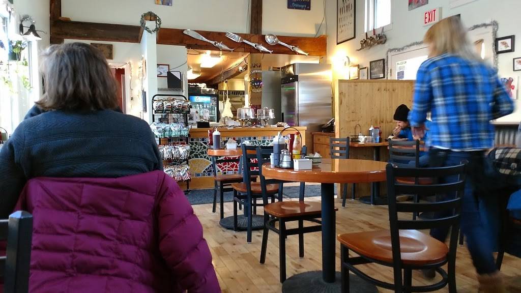 Blueberries | restaurant | 4 Bowdoin Mill Island, Topsham, ME 04086, USA | 2077255100 OR +1 207-725-5100