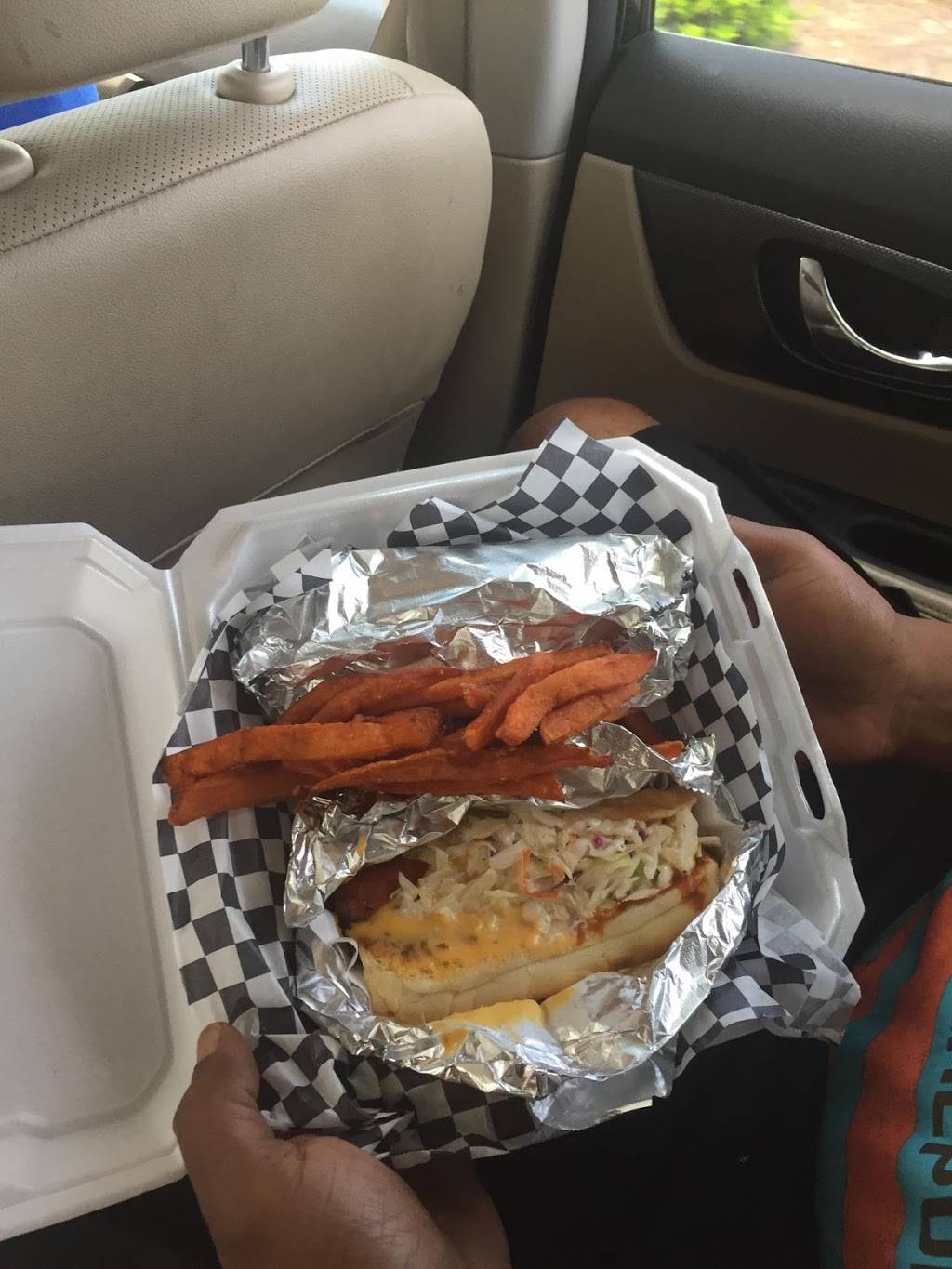 Pitstop Shoppe: Hamburgers, Hot Dogs, and Frozen Yogurt | restaurant | 3649 Sunset Ave, Rocky Mount, NC 27804, USA | 2529378899 OR +1 252-937-8899