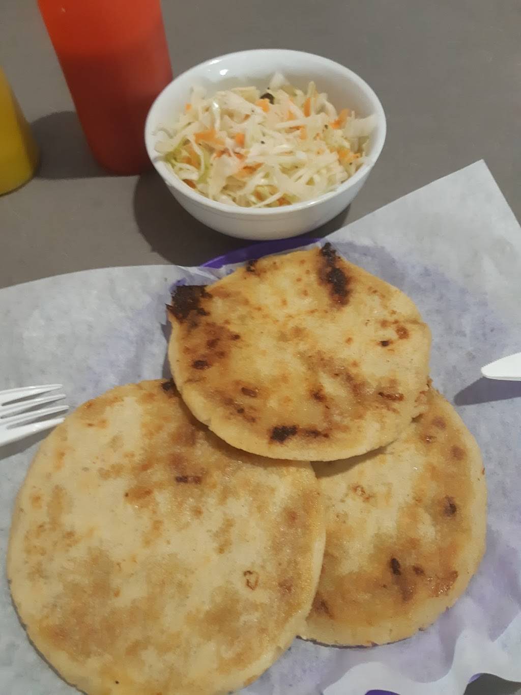 Nu Pupuseria Salvadorena | restaurant | 2459 Finch Ave W, North York, ON M9M 2G1, Canada | 4167434001 OR +1 416-743-4001