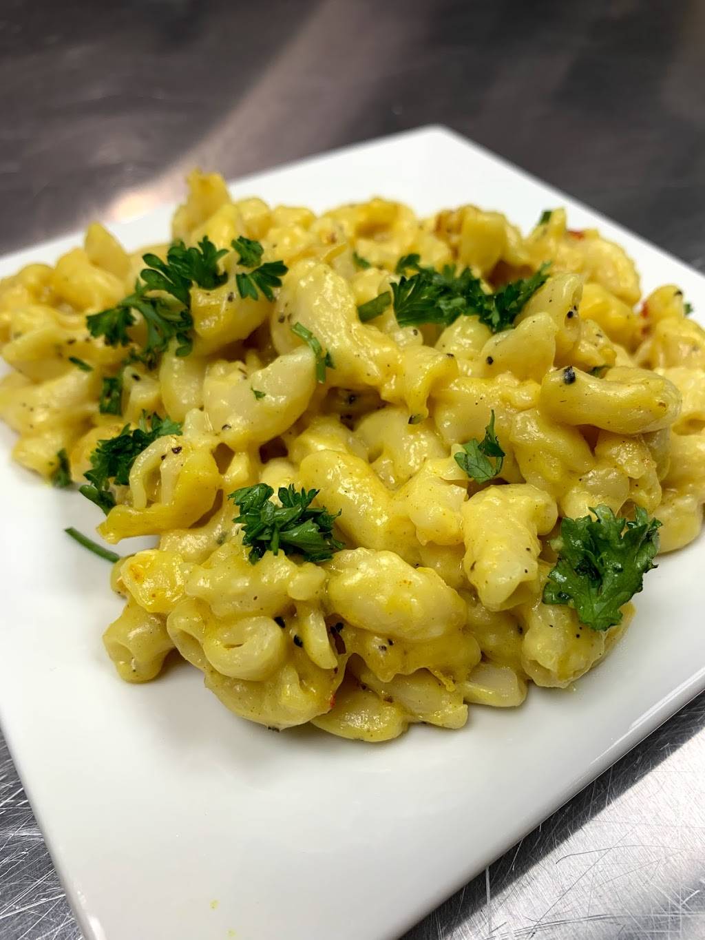 The Kitchen, by Cooking with Que | restaurant | 6529 Woodward Ave suite a, Detroit, MI 48202, USA | 3134624184 OR +1 313-462-4184