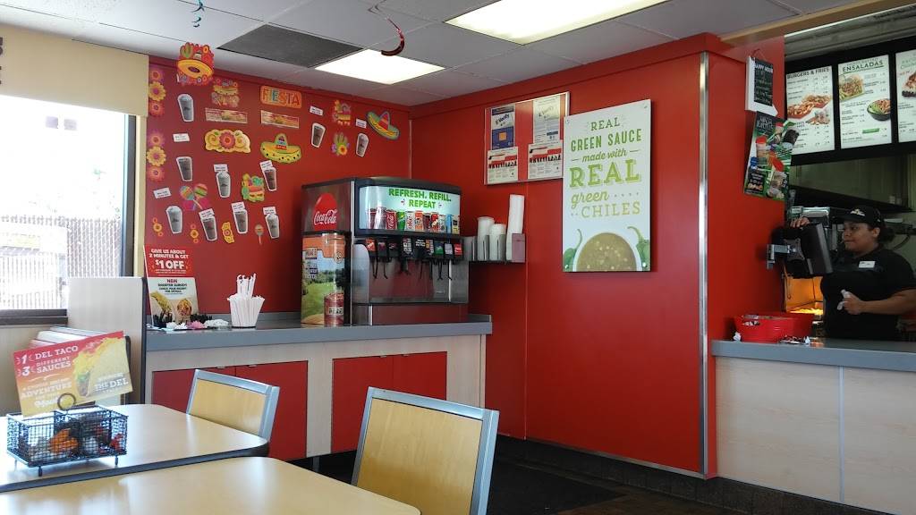 Del Taco | meal takeaway | 7545 Balboa Blvd, Van Nuys, CA 91406, USA | 8189943564 OR +1 818-994-3564