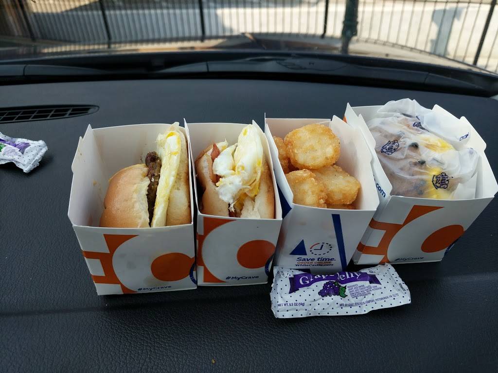 White Castle | restaurant | 6364 Woodward Ave, Detroit, MI 48202, USA | 3139725556 OR +1 313-972-5556