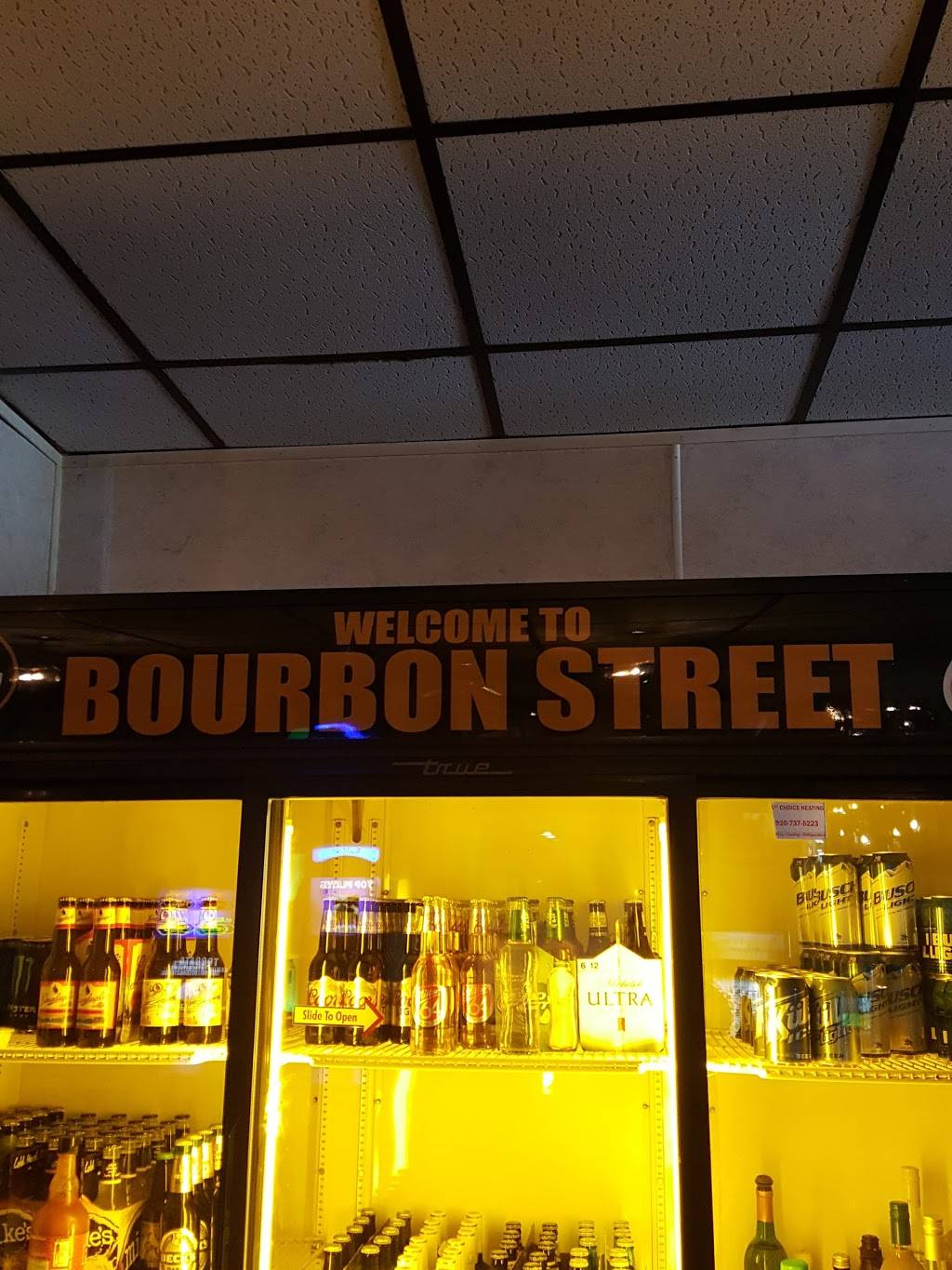 Bourbon Street Bar | restaurant | 821 S Broadway, Green Bay, WI 54304, USA | 9204329739 OR +1 920-432-9739
