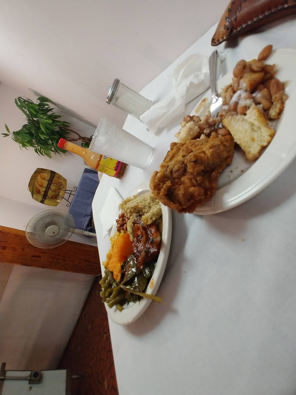 Gay Hawk Restaurant | restaurant | 685 S Danny Thomas Blvd, Memphis, TN 38126, USA | 9019471464 OR +1 901-947-1464