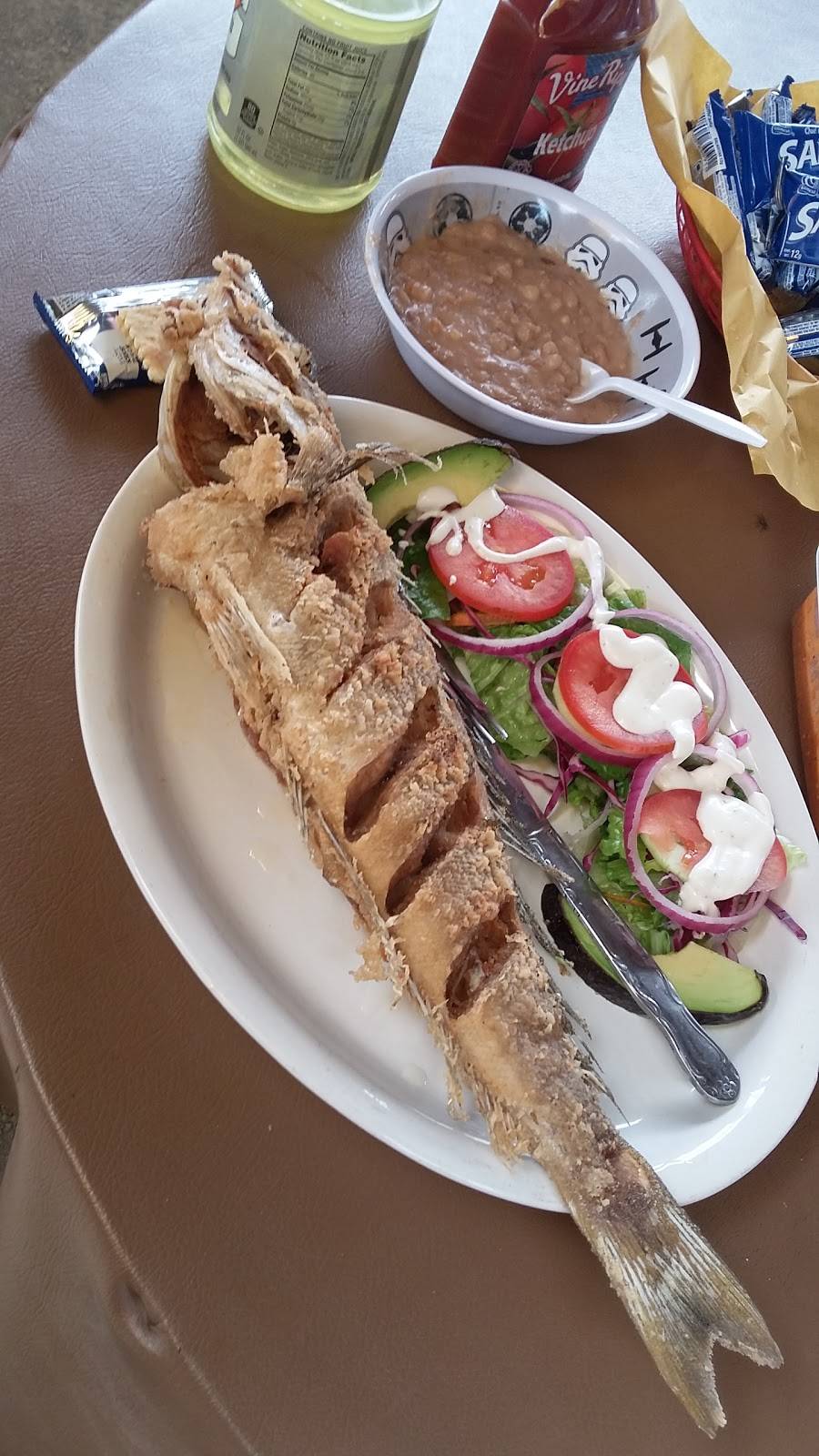 Mi Jacalito Mariscos | restaurant | Blvd. Benito Juárez 586, Centro Playas, 22710 Rosarito, B.C., Mexico | 016611200679 OR +52 661 120 0679