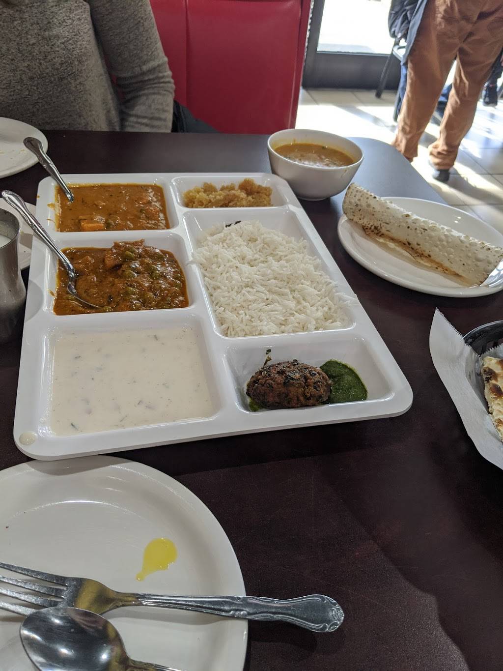 Rajs Kitchen | restaurant | 9609 N Tryon St unit-a, Charlotte, NC 28262, USA | 9809995511 OR +1 980-999-5511