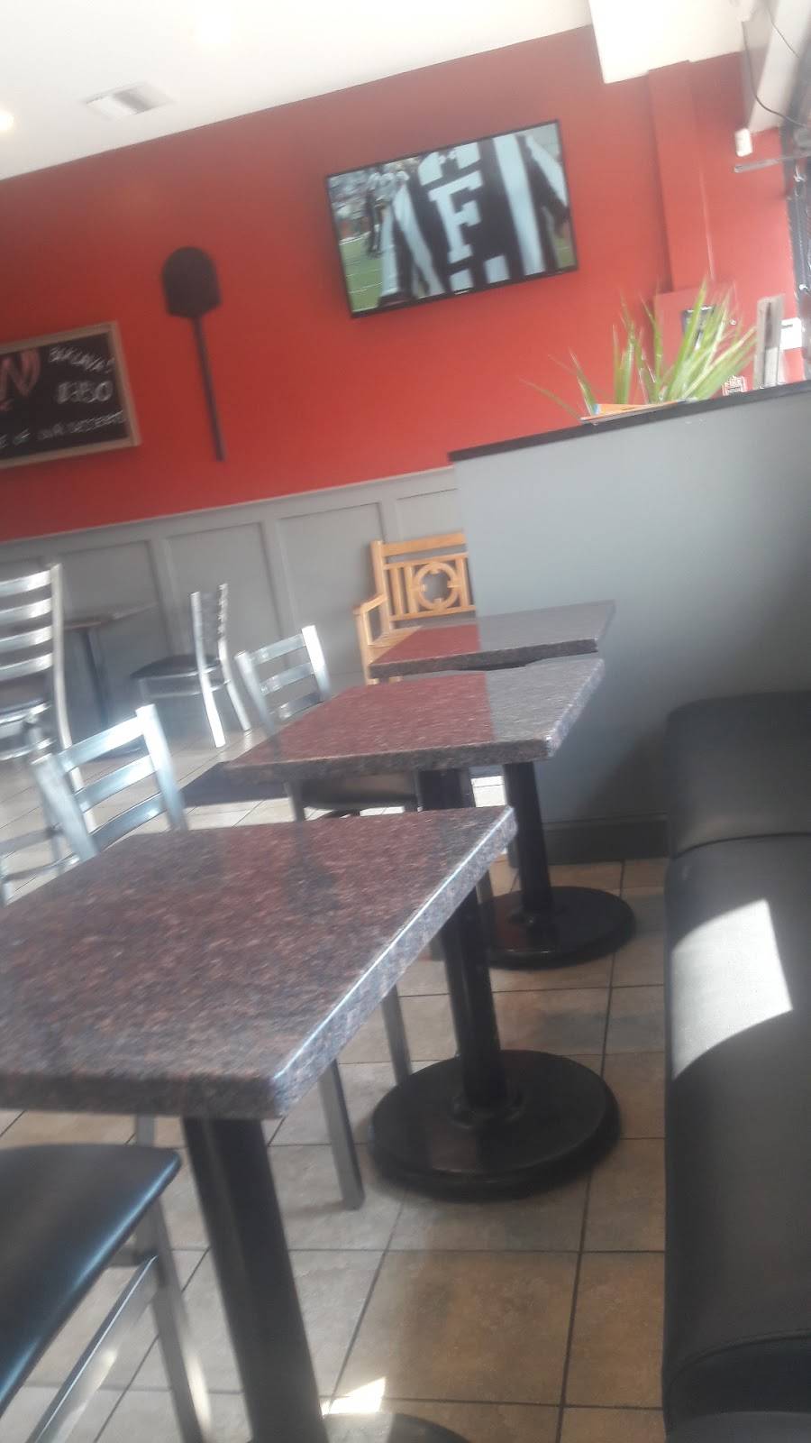 Demos Pizza Factory | restaurant | 1686 Warwick Ave, Warwick, RI 02889, USA | 4017321800 OR +1 401-732-1800