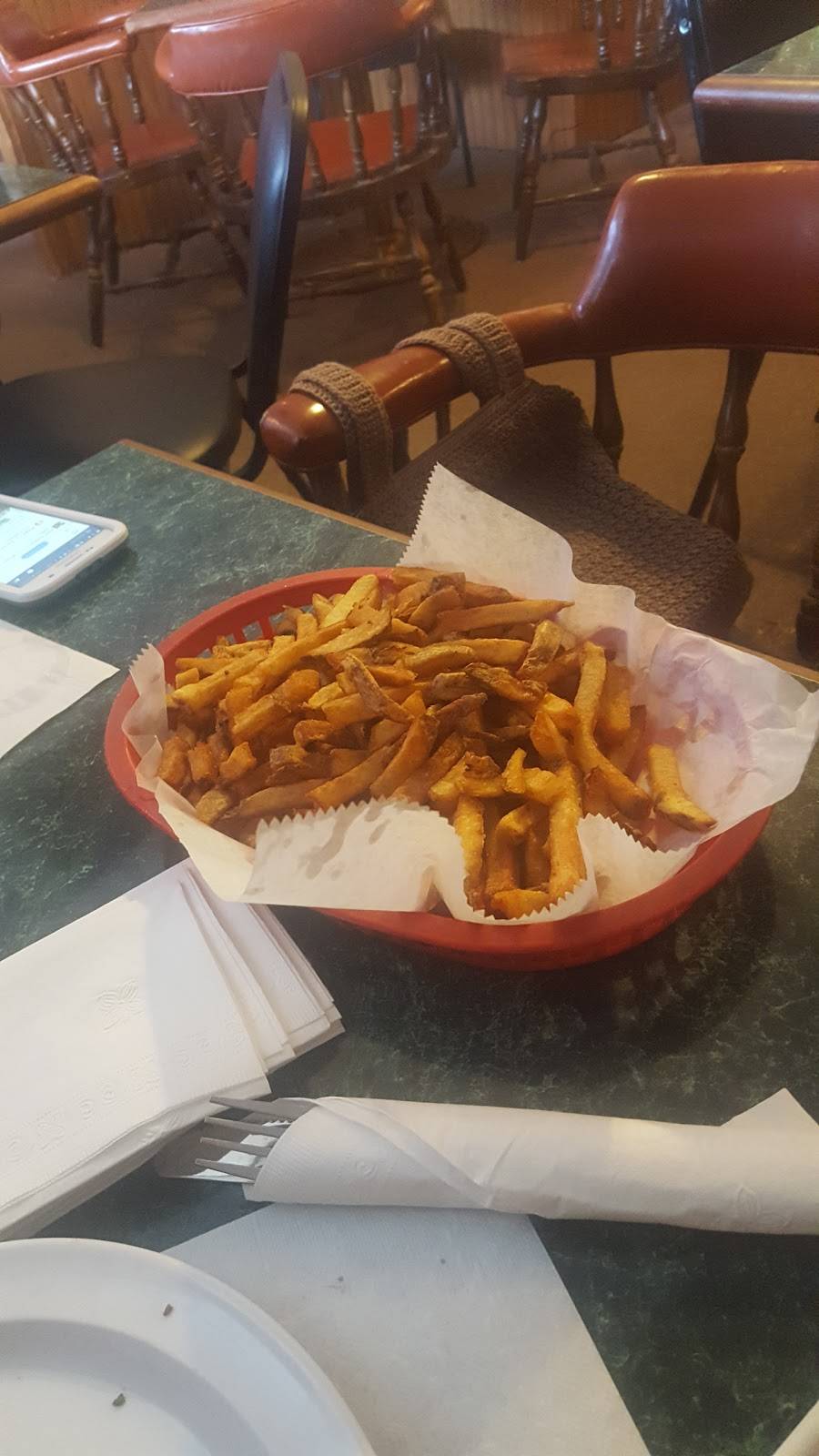 Bellisarios Pizza Palace | restaurant | 437 McNeilly Rd, Pittsburgh, PA 15226, USA | 4125316111 OR +1 412-531-6111