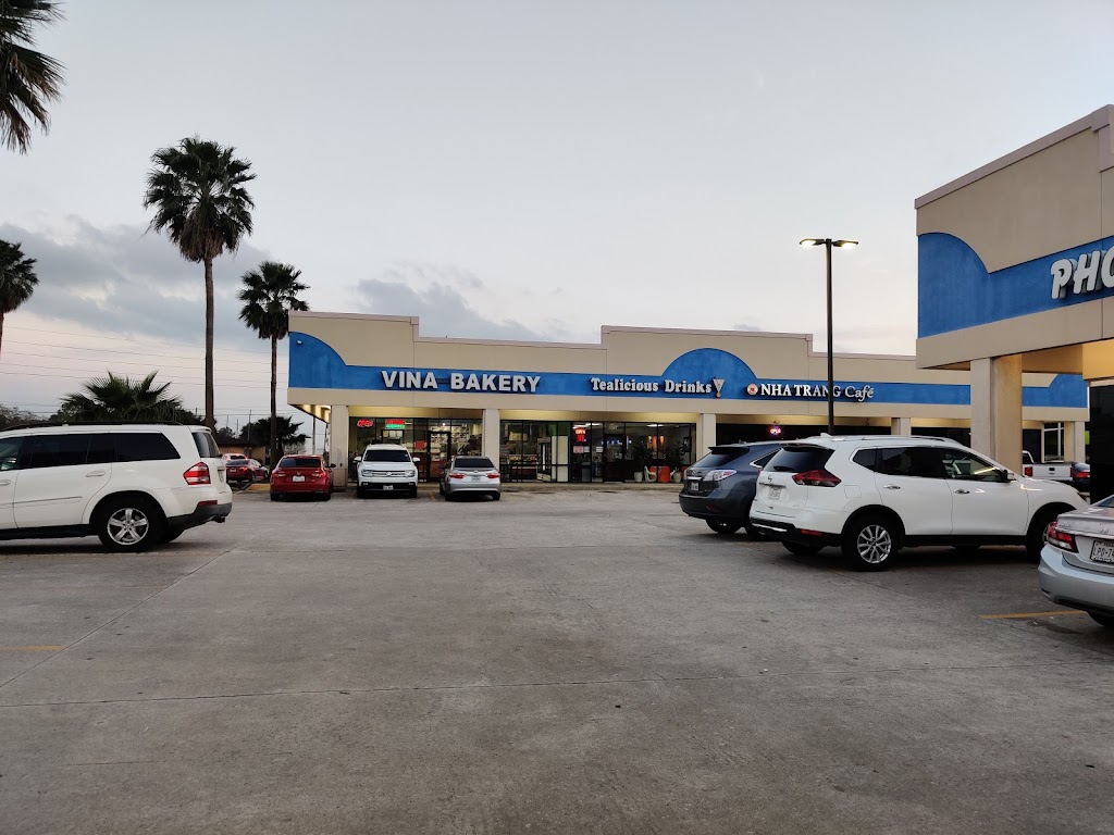 Vina Bakery | restaurant | 14015 Bammel North Houston Rd, Houston, TX 77014, USA | 2814441170 OR +1 281-444-1170