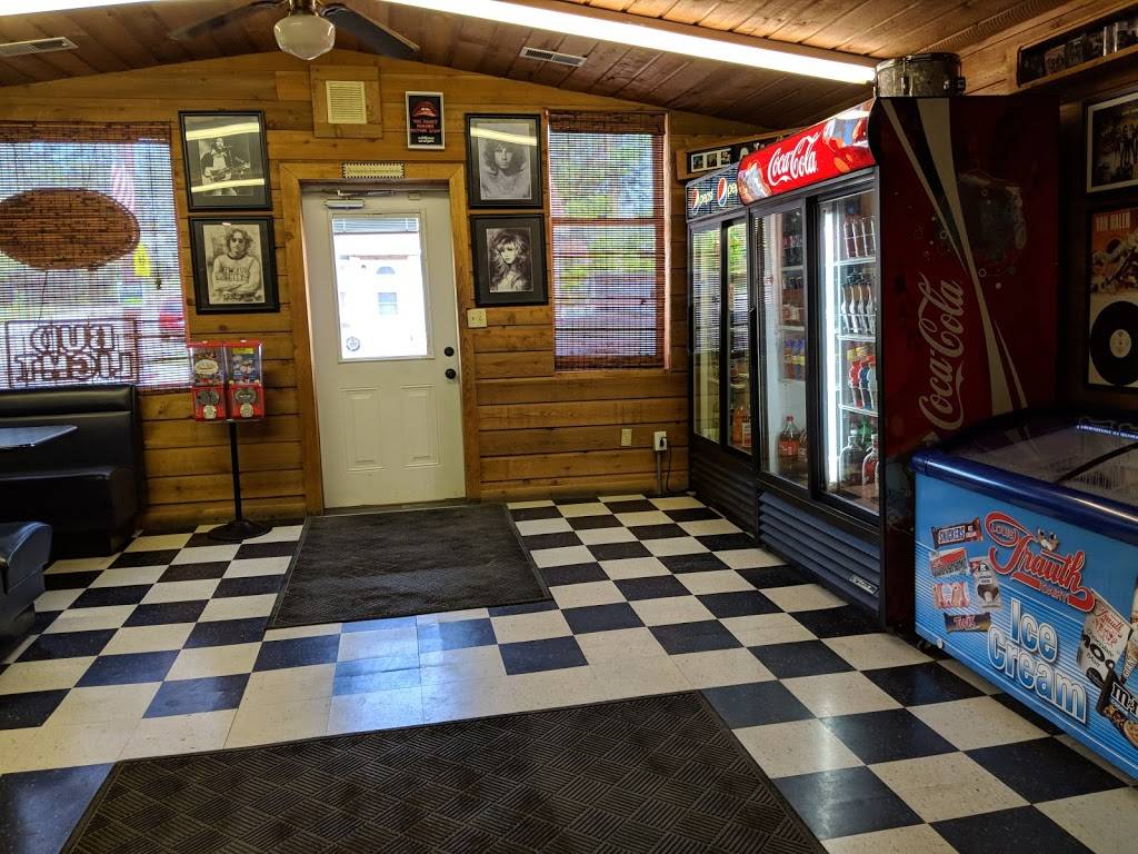 Saucy Jacks | restaurant | 139 Main St, Camden, OH 45311, USA | 9377873024 OR +1 937-787-3024