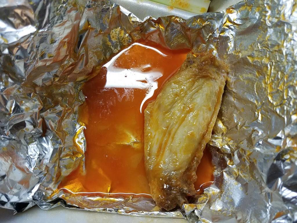 Carbones Pizzeria | restaurant | 13114 Broadway, Alden, NY 14004, USA | 7169373333 OR +1 716-937-3333