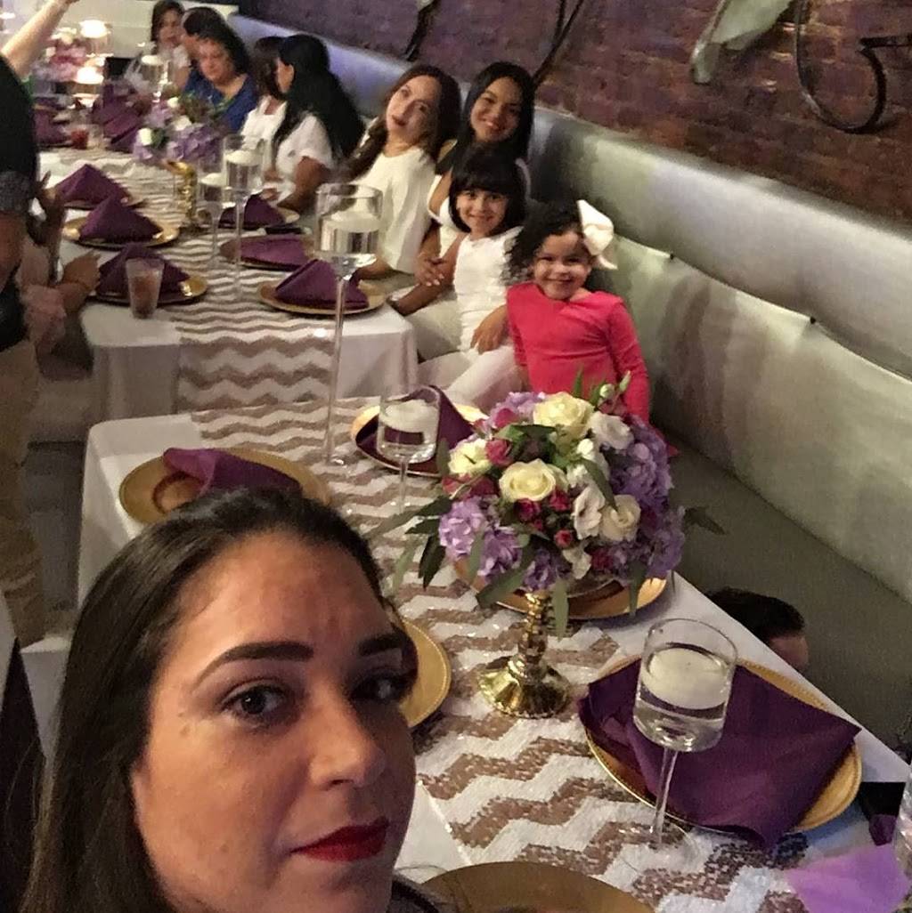 Las Tainas | restaurant | 347 Broadway # A, Brooklyn, NY 11211, USA | 7182188890 OR +1 718-218-8890