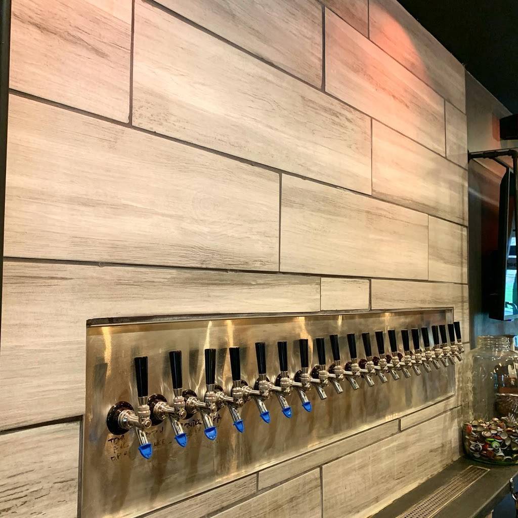 Fistful of Ale | restaurant | 2708 Paoli Pike Ste G, New Albany, IN 47150, USA | 8125570226 OR +1 812-557-0226