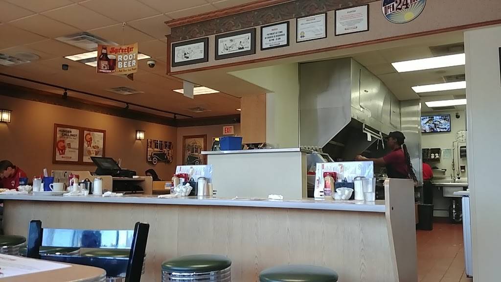 George Webb Restaurant | restaurant | 2935 N Oakland Ave, Milwaukee, WI 53211, USA | 4143326044 OR +1 414-332-6044