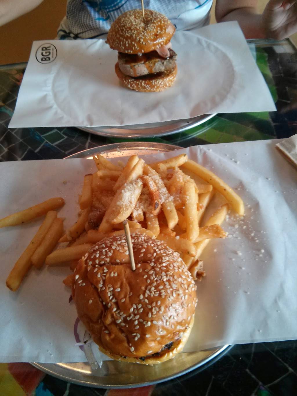 BGR The Burger Joint | restaurant | 229 Boardwalk Pl, Gaithersburg, MD 20878, USA | 3015697086 OR +1 301-569-7086