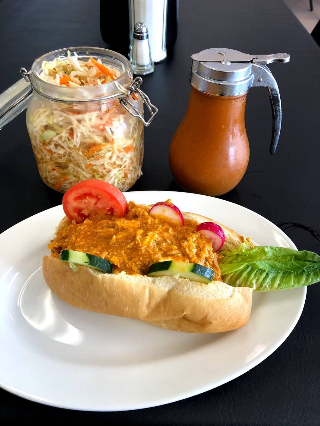 Gonzalez Pupuseria y Restaurante | restaurant | 31 Bowling Dr Suite J, Jackson, TN 38305, USA | 7312401061 OR +1 731-240-1061