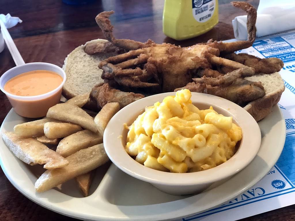 Beach Pub | restaurant | 1001 Laskin Rd, Virginia Beach, VA 23451, USA | 7574228817 OR +1 757-422-8817