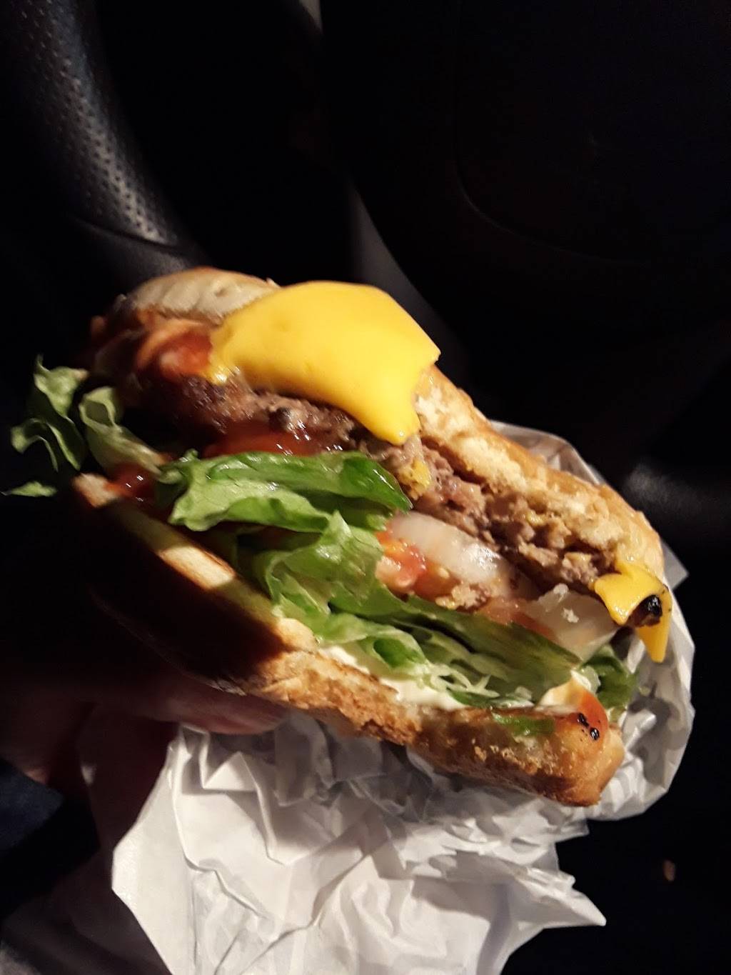 Carls Jr. | restaurant | 2511 S Bristol St, Santa Ana, CA 92704, USA | 7145572812 OR +1 714-557-2812