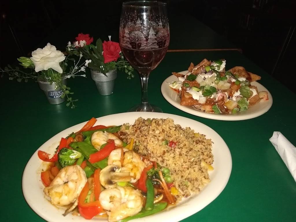 DENOS Bar & Grill | restaurant | 203 4th St, Snyder, NE 68664, USA | 4025682552 OR +1 402-568-2552