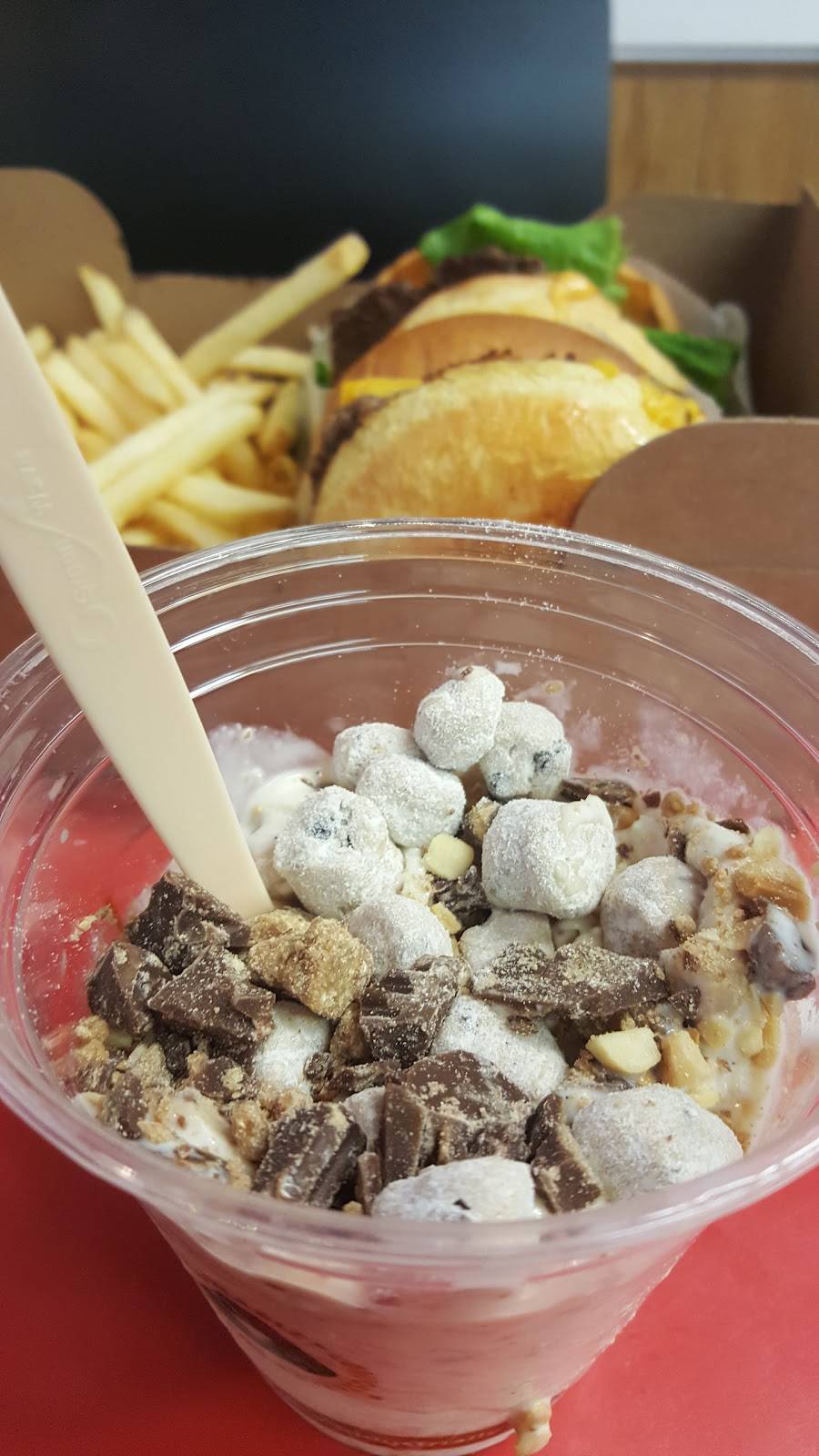 Pier Burger | restaurant | 330 Santa Monica Pier, Santa Monica, CA 90401, USA | 3105872747 OR +1 310-587-2747