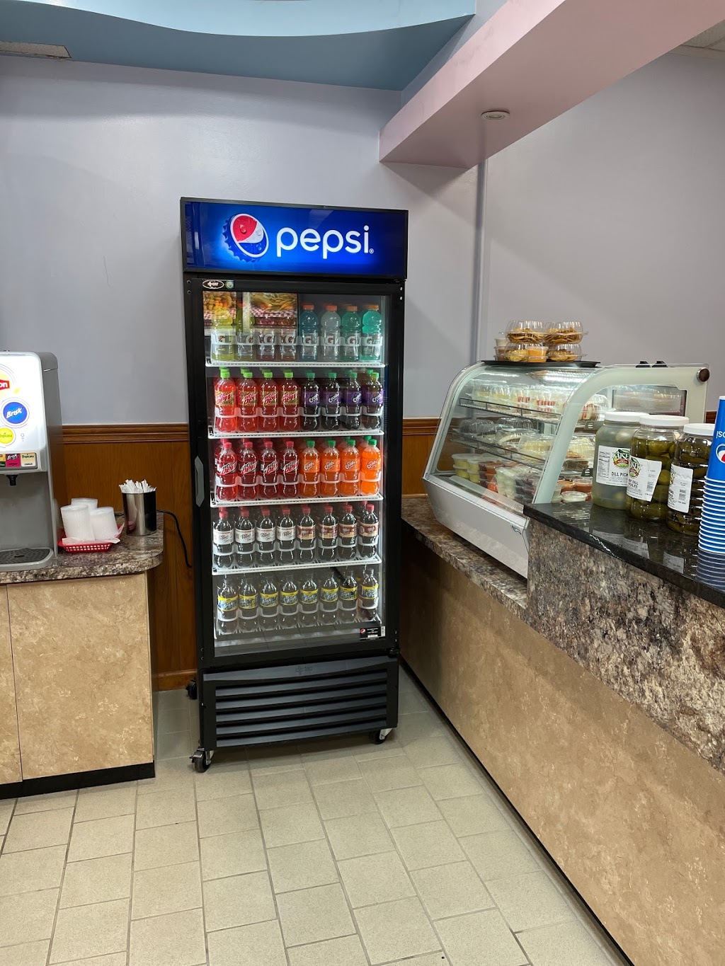 Mikes Fish & Chicken | restaurant | 7269 Turfway Rd, Florence, KY 41042, USA | 8598171351 OR +1 859-817-1351