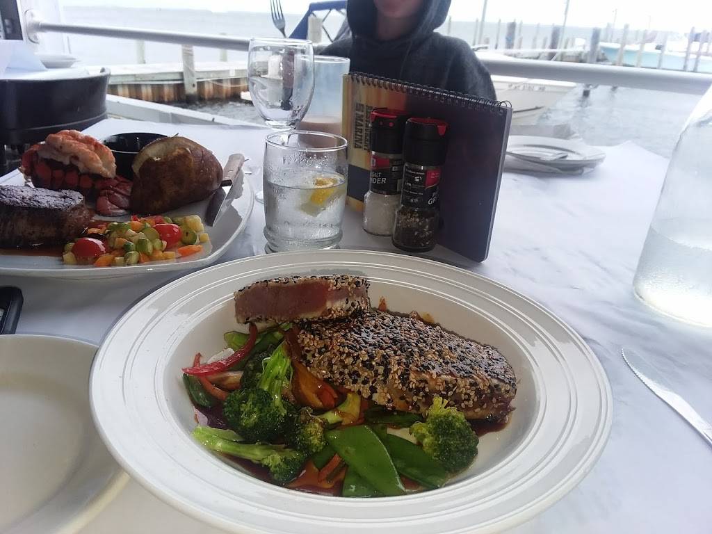 Flynns Fire Island | restaurant | 1 Cayuga St, Ocean Beach, NY 11770, USA | 6315835000 OR +1 631-583-5000